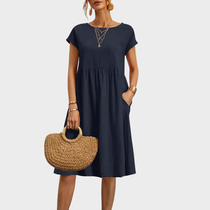Ankica - Vestido simples com bolsos