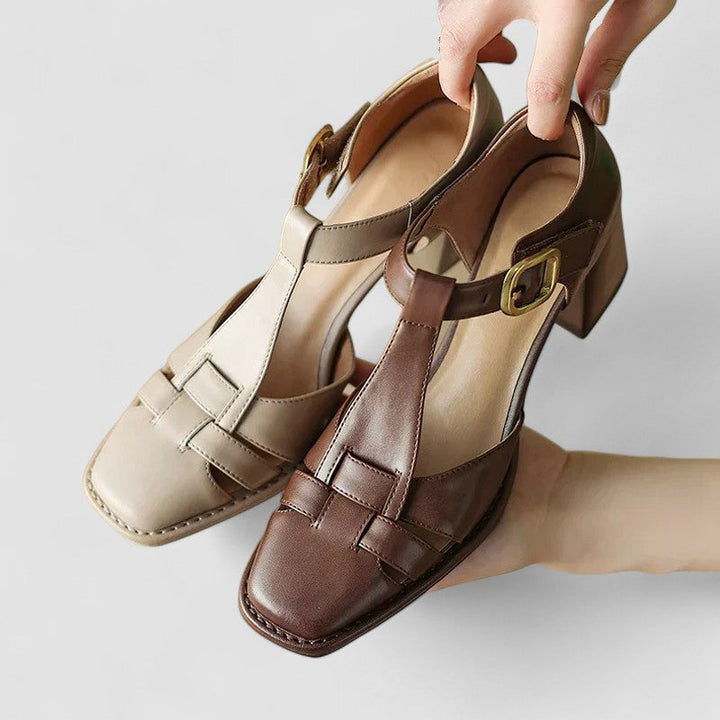 Scarlett – Sandálias ortopédicas T-Strap com blocos